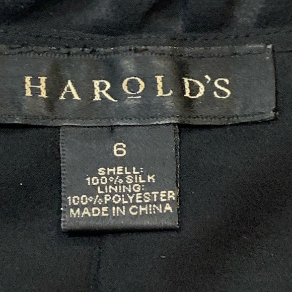 Gorgeous Silk Blouse by Harold’s!  In excellent condition⭐️ Size 6 - Picture 3 of 12